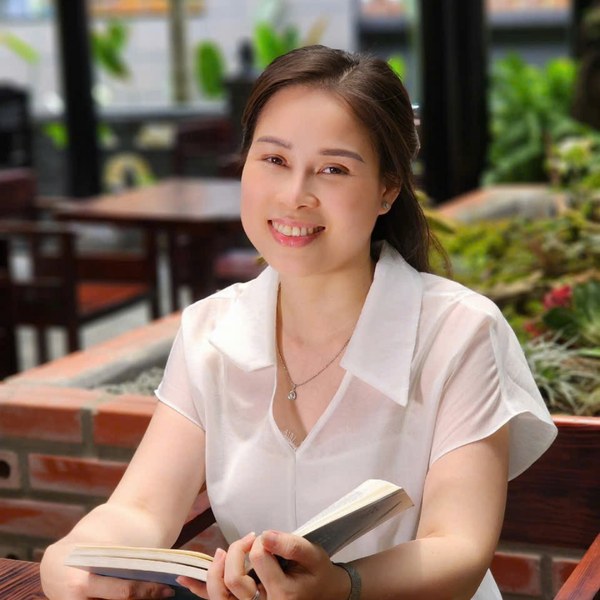 Nguyễn Tú Oanh, Thạc sĩ Tâm lý, người sáng lập Happy Life Institute